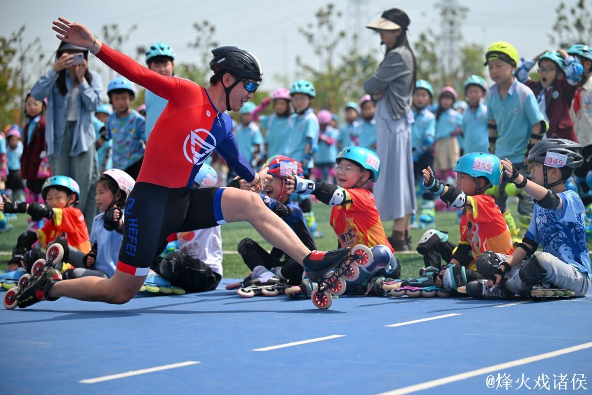 “冠军校园行”点燃合肥青少年体育热情 “冠军校园行”点燃合肥青少年体育热情
